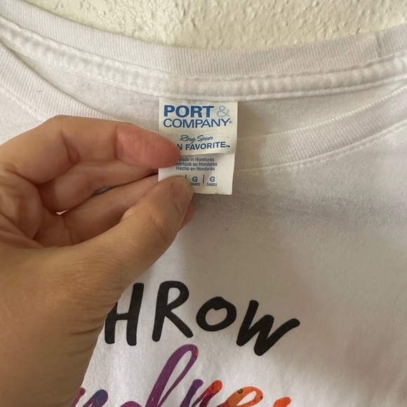 Throw kindness around like confetti white tee sz large - Picture 3 of 5